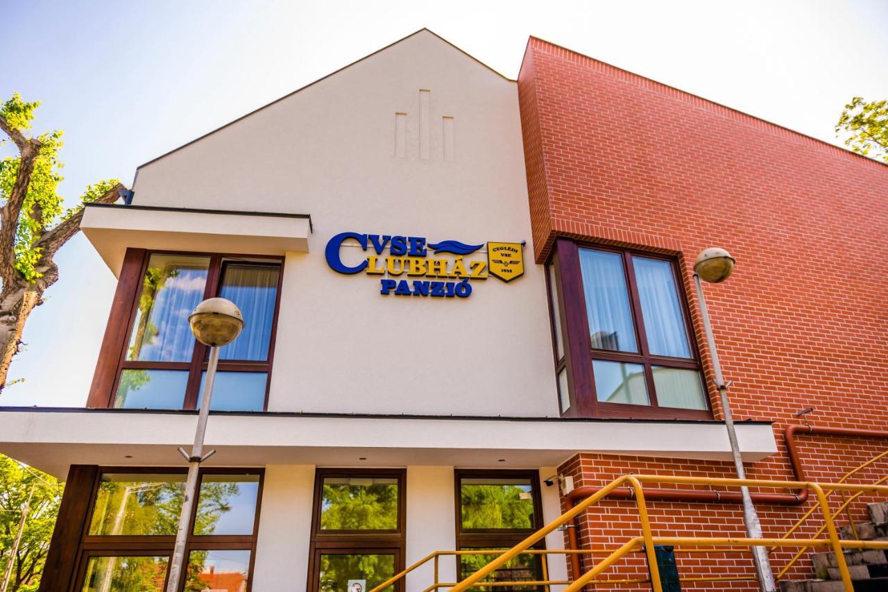 Cvse Clubhaz Es Panzio Bed and Breakfast Cegléd Exteriör bild