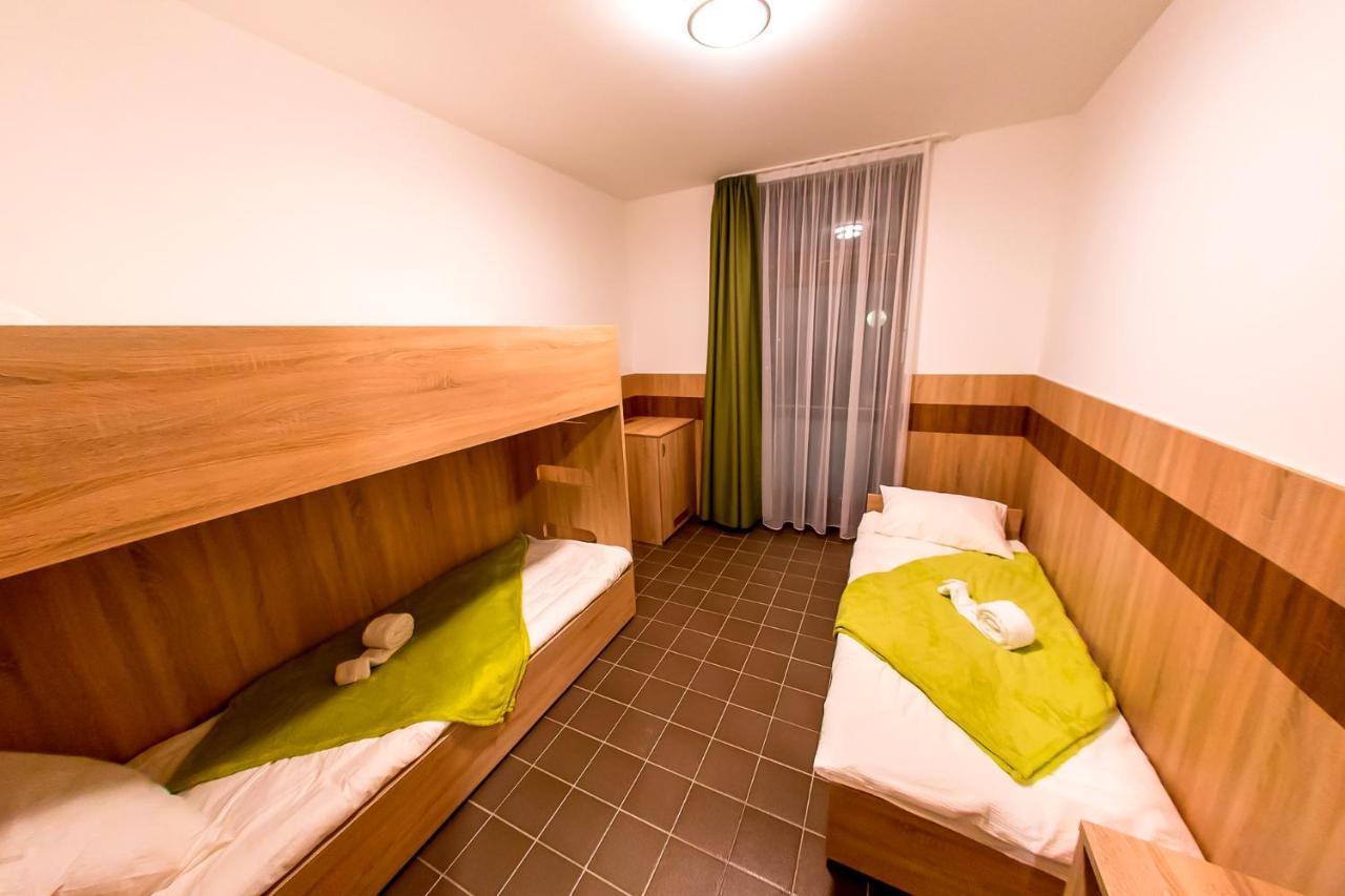 Cvse Clubhaz Es Panzio Bed and Breakfast Cegléd Exteriör bild