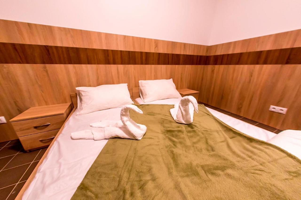 Cvse Clubhaz Es Panzio Bed and Breakfast Cegléd Exteriör bild