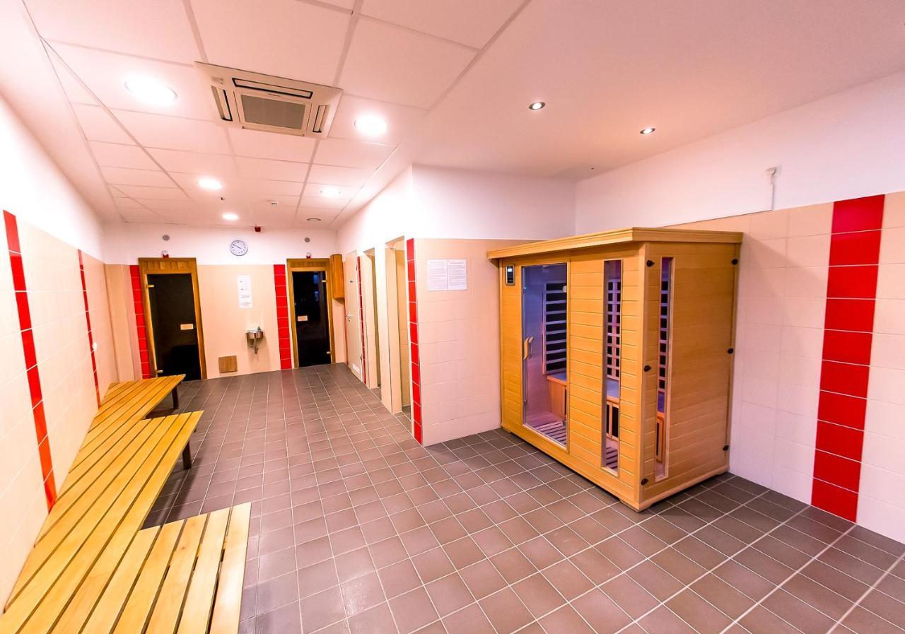 Cvse Clubhaz Es Panzio Bed and Breakfast Cegléd Exteriör bild