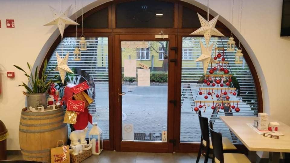 Cvse Clubhaz Es Panzio Bed and Breakfast Cegléd Exteriör bild